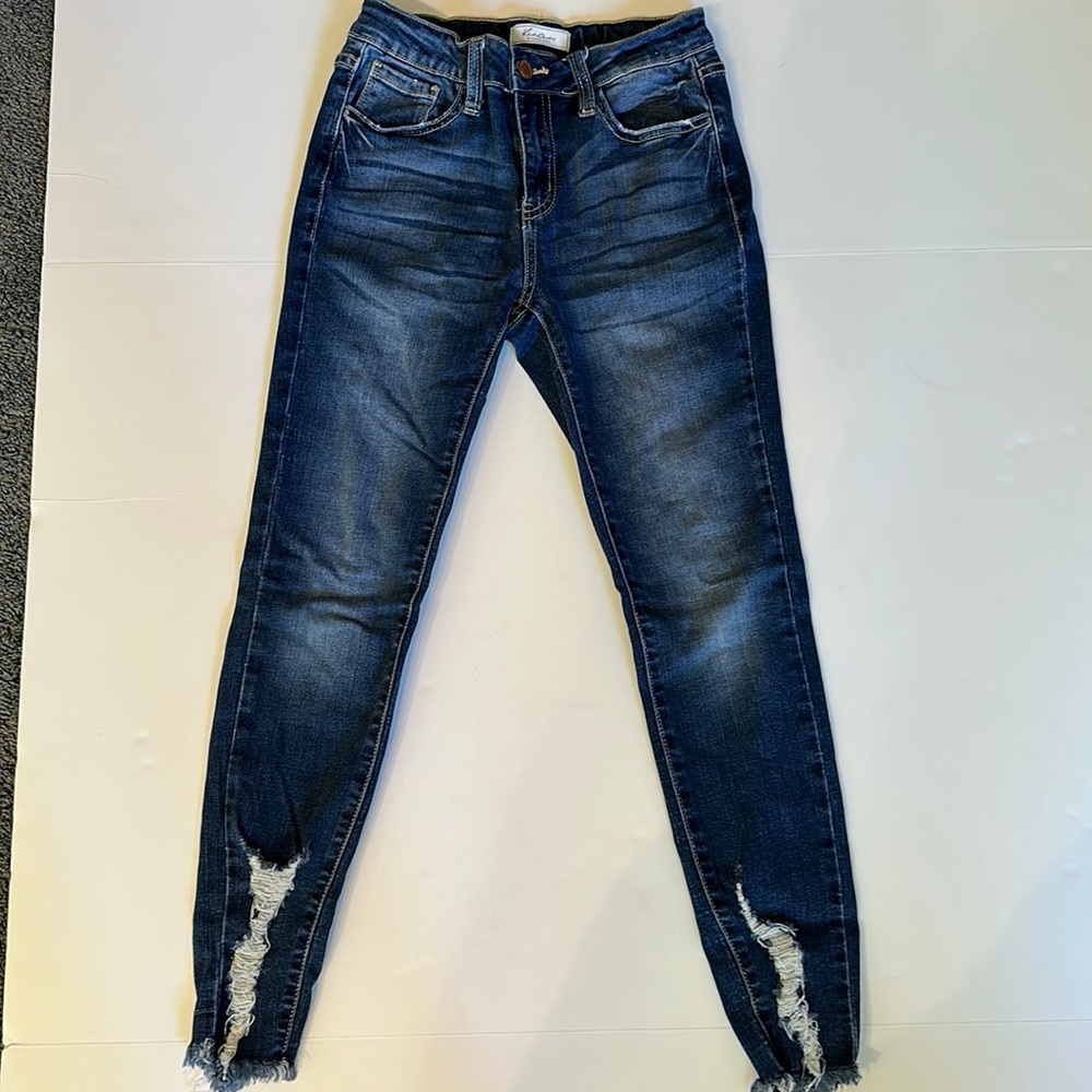 KanCan signature mid rise ankle jeans. Like new.